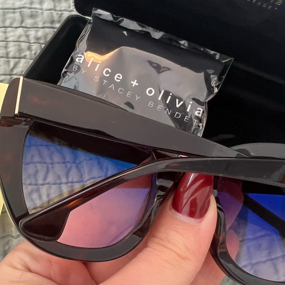 Alice and Olivia Black Sunglasses - Picture 2 of 5